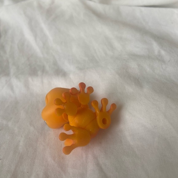 Littlest Pet Shop #874 TREE FROG Orange with Purple Spots - Picture 12 of 14